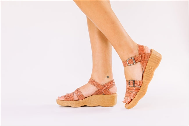 Famolare Salmon Croc Sandals